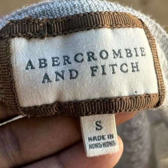 Grey Abercrombie and Fitch henley top - Picture 4 of 6